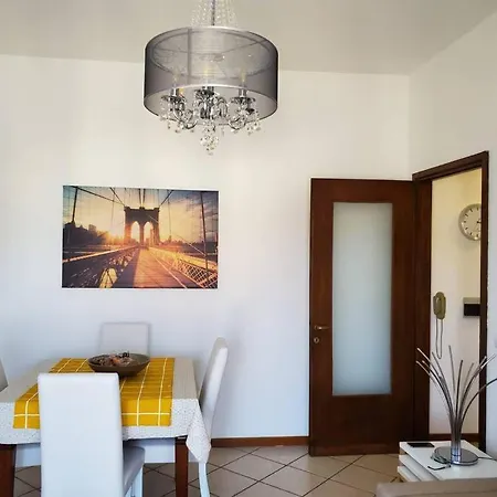 La Rocca Home, Accogliente Ad Apartment Arona