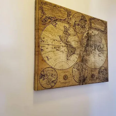 La Rocca Home, Accogliente Ad ארונה