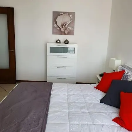 La Rocca Home, Accogliente Ad アパート *
