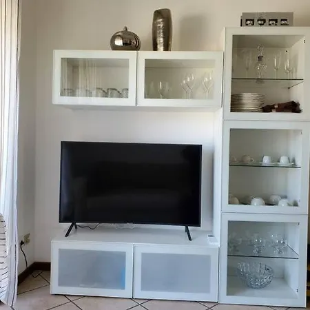 La Rocca Home, Accogliente Ad アパート