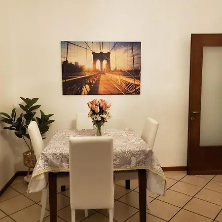 Lejlighed La Rocca Home, Accogliente Ad Arona