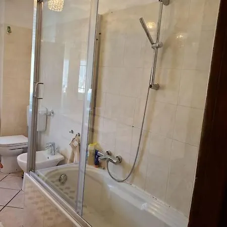 La Rocca Home, Accogliente Ad דירה