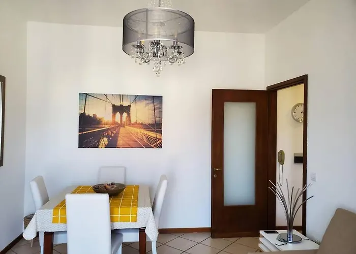 La Rocca Home, Accogliente Ad Apartment Arona